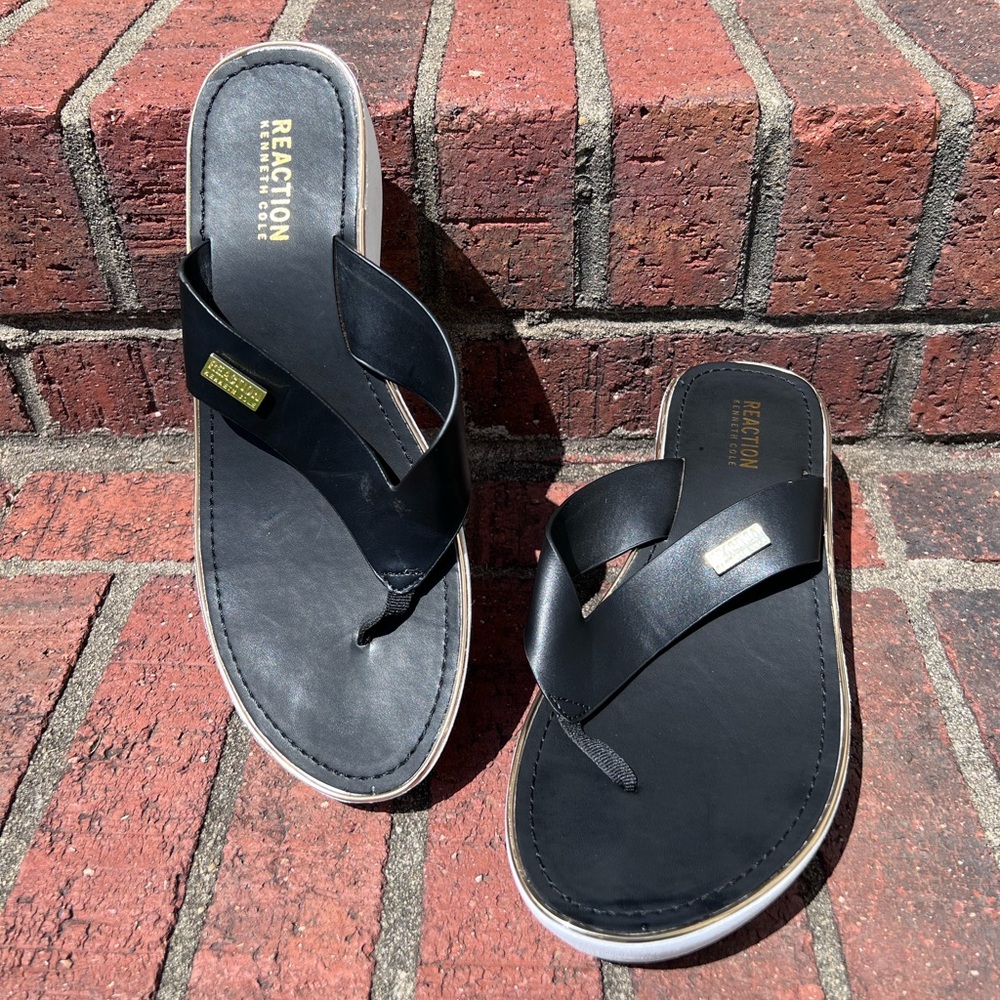 Kenneth Cole Reaction black sandals with little wedge. Size 9